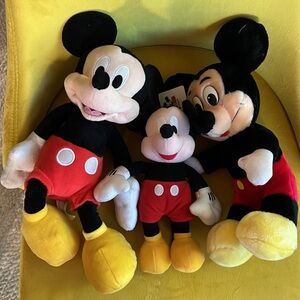 Disney Mickey Mouse Trio Plush Set Black Red Yellow Bundle Staffed 3 toy family